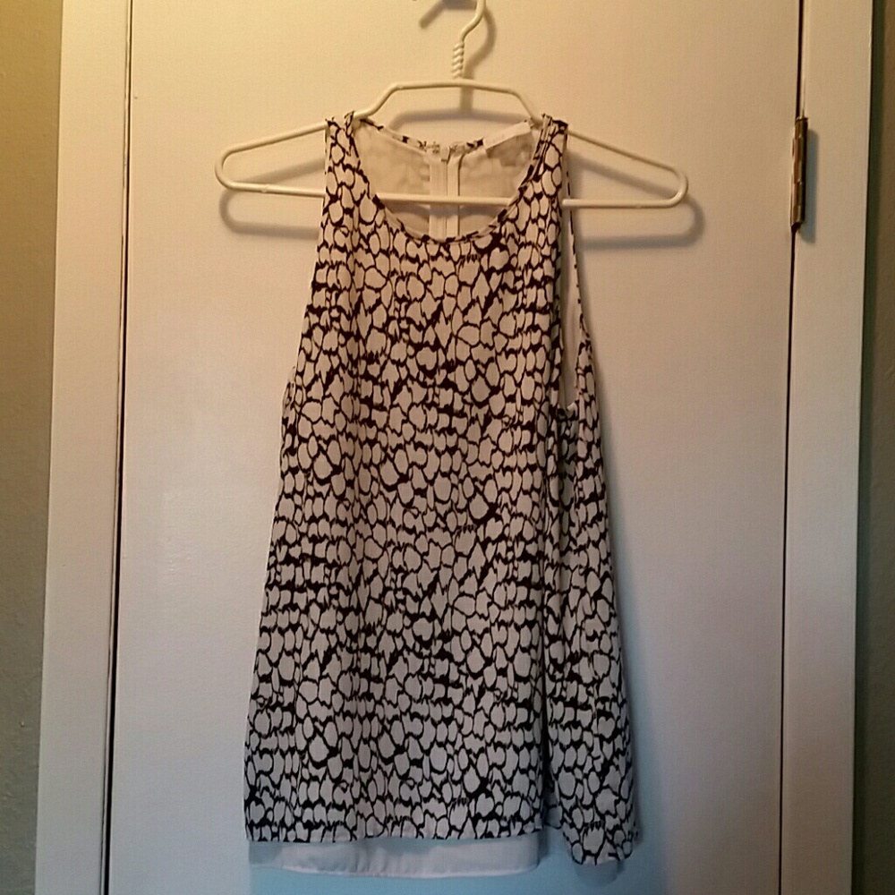 Dali black and white top Sz S sleeveless
